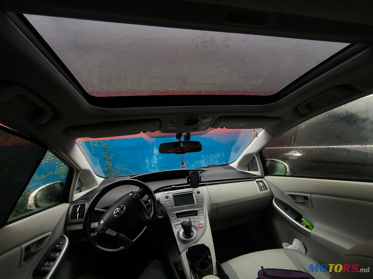 2013' Toyota Prius photo #4