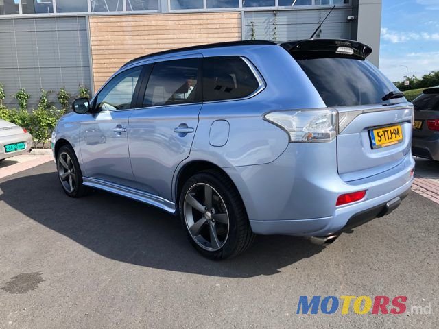 2014' Mitsubishi Outlander photo #5