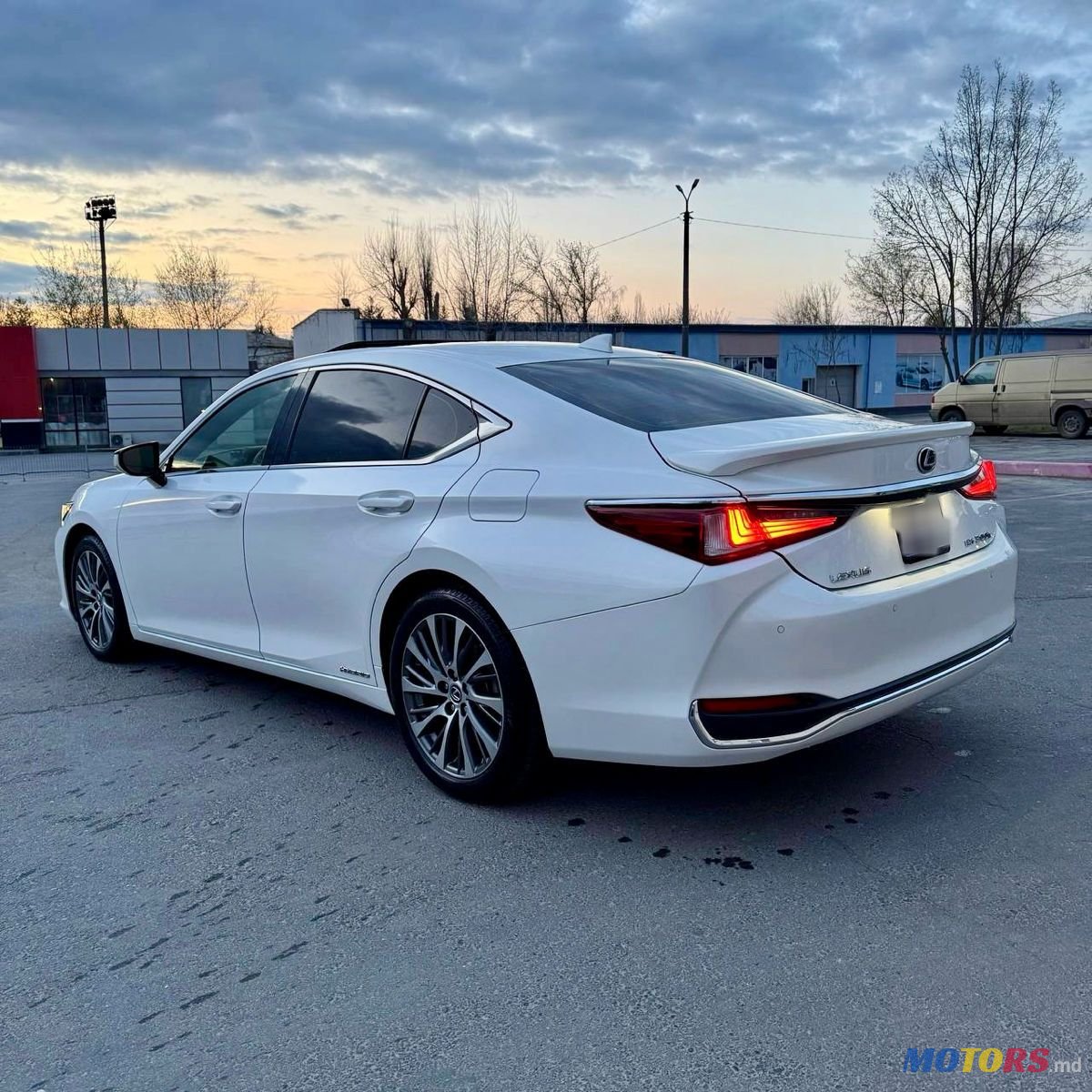 2019' Lexus Es Series photo #6