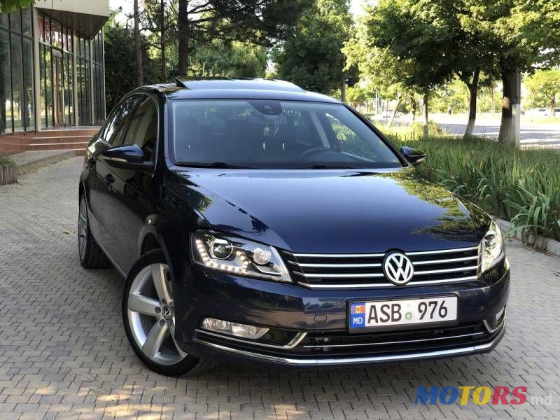 2013' Volkswagen Passat photo #1