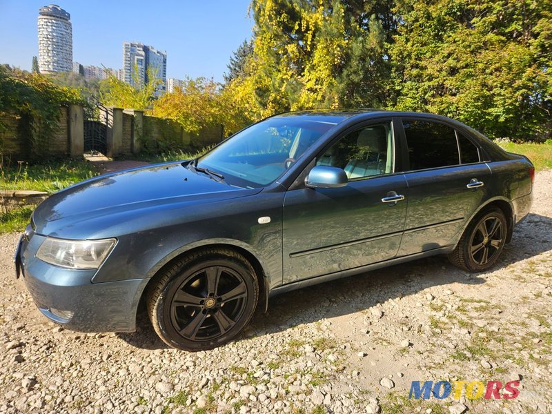 2005' Hyundai Sonata photo #3