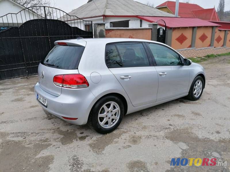 2011' Volkswagen Golf photo #4