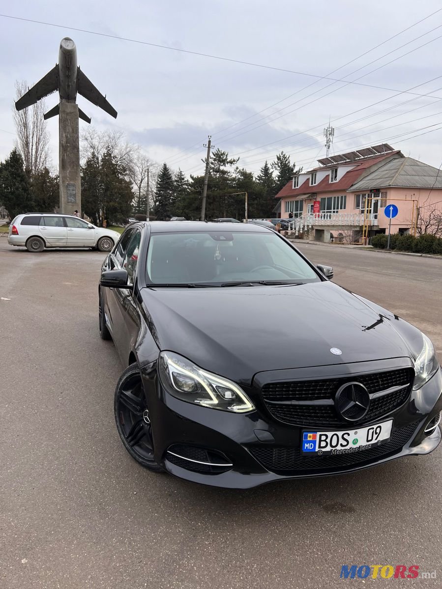 2009' Mercedes-Benz E Класс photo #2