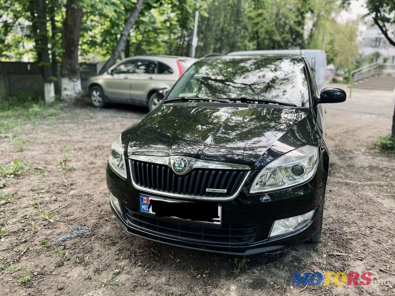 2011' Skoda Fabia photo #2