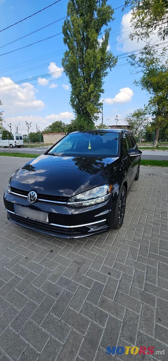 2019' Volkswagen Golf photo #6