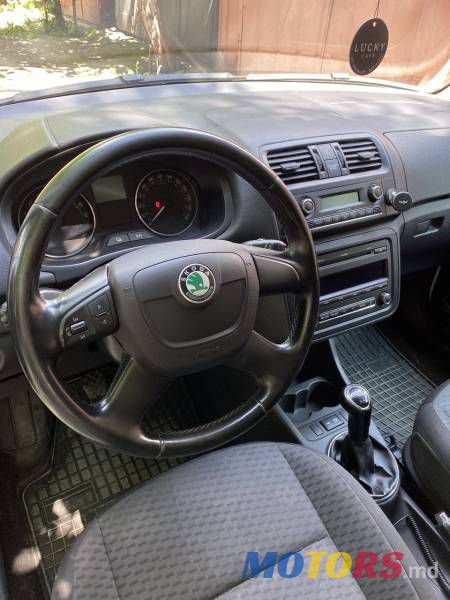 2011' Skoda Fabia photo #4