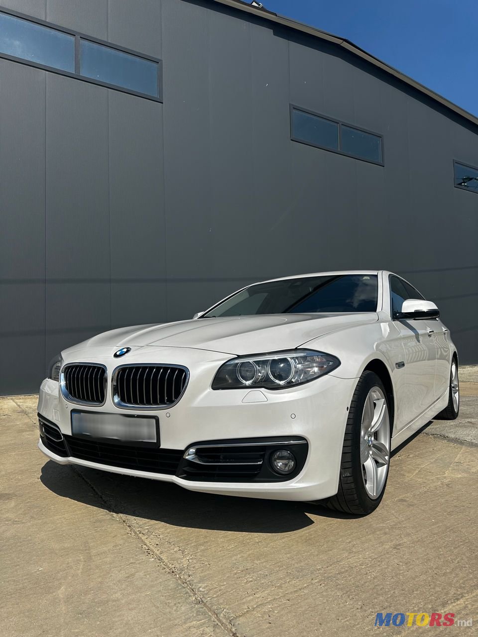 2014' BMW 5 Series photo #1