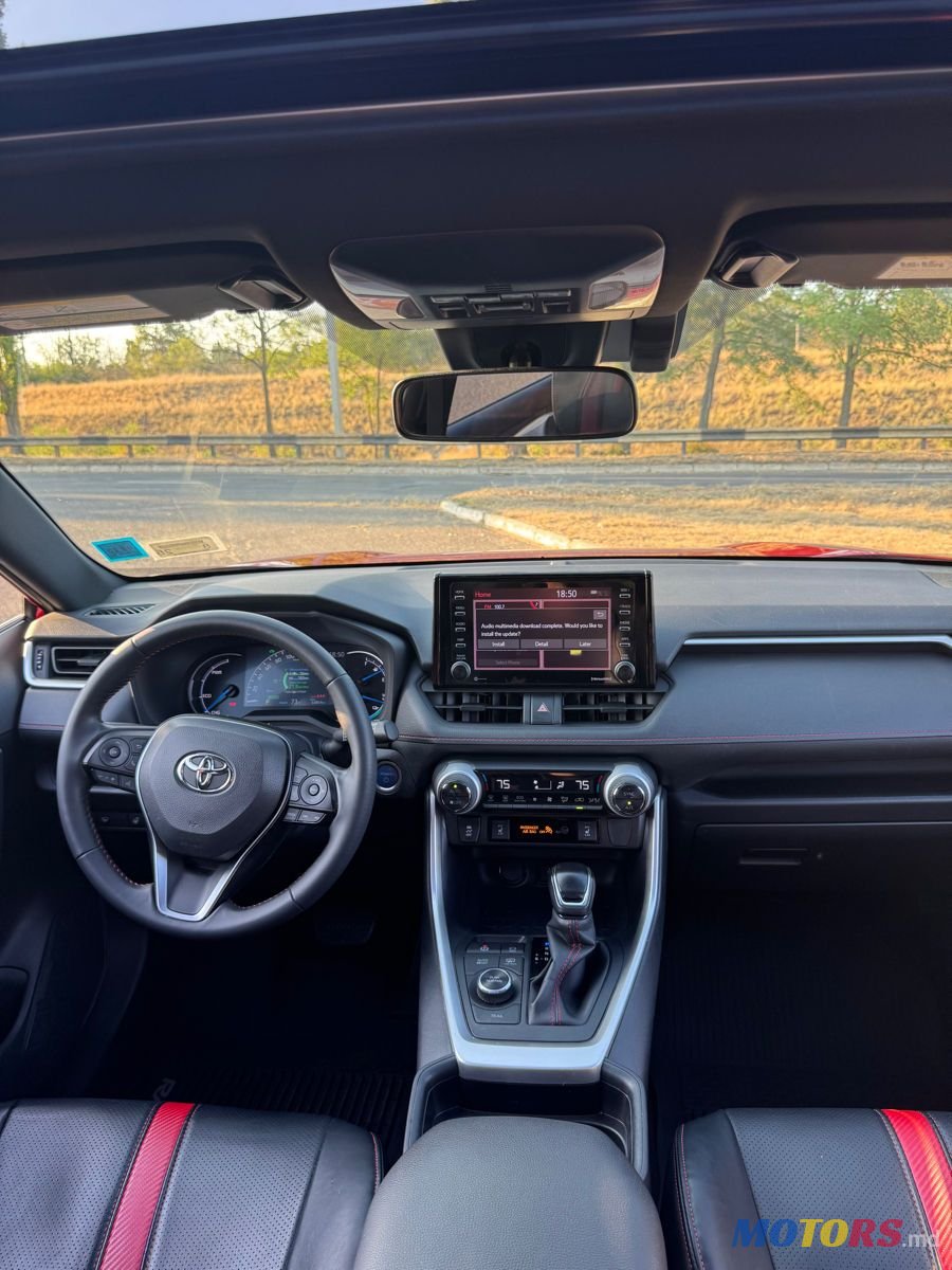 2021' Toyota RAV4 photo #5