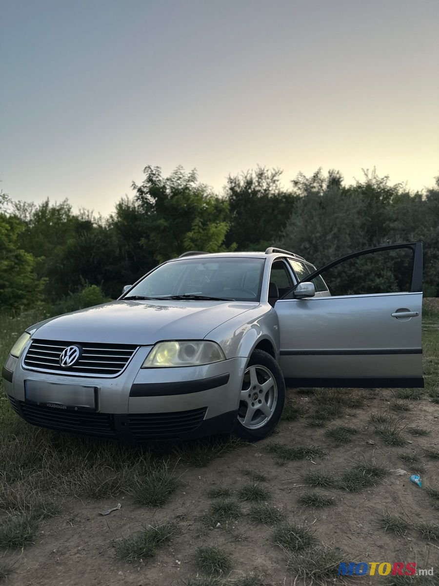2002' Volkswagen Passat photo #1