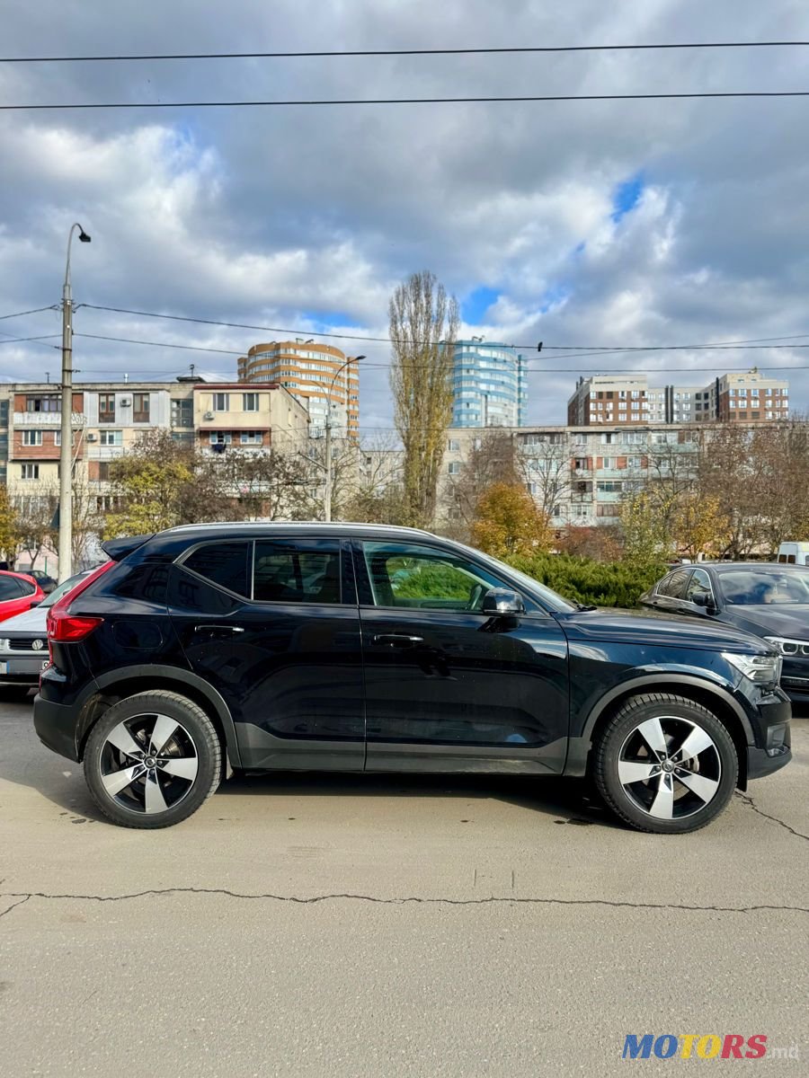 2021' Volvo XC40 photo #4