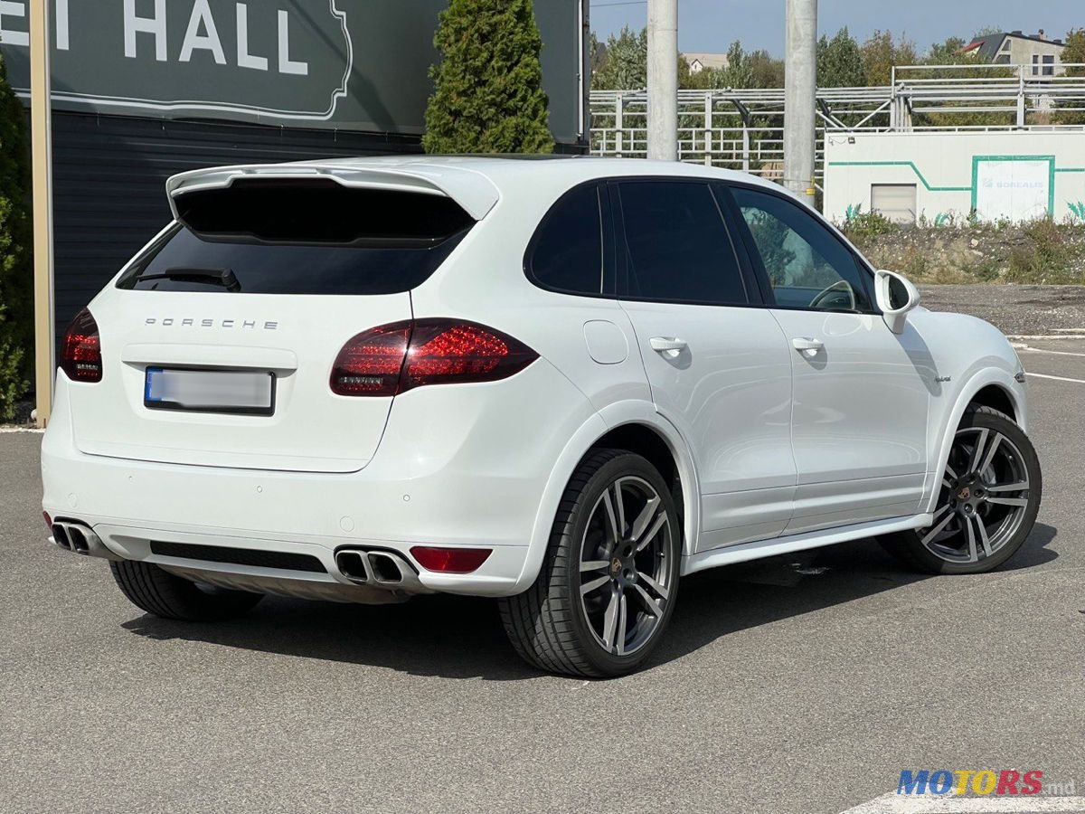 2012' Porsche Cayenne photo #2