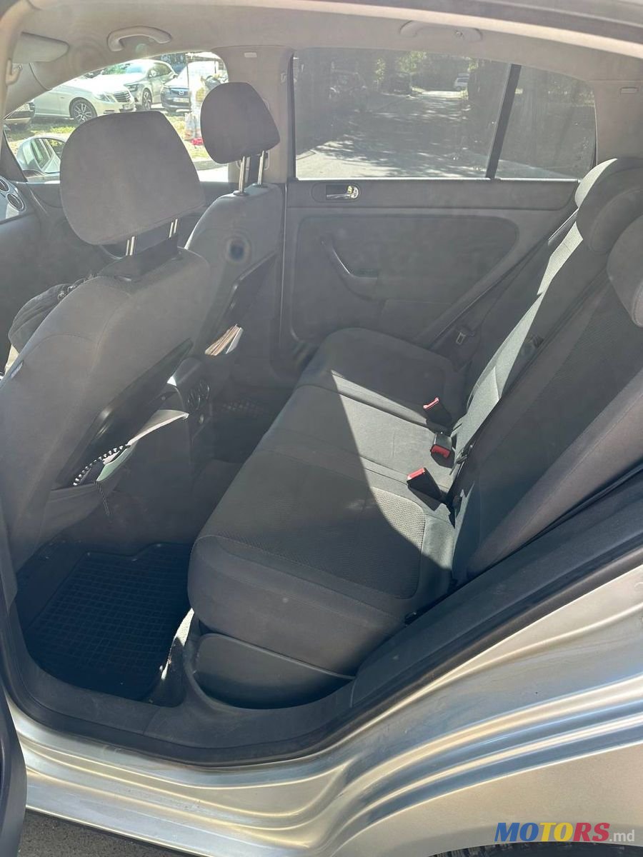 2005' Volkswagen Golf Plus photo #5