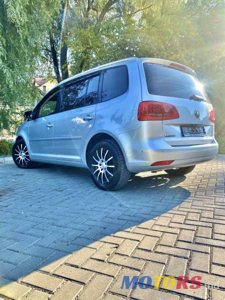 2012' Volkswagen Touran photo #5