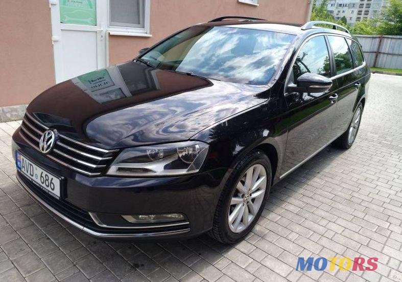 2011' Volkswagen Passat photo #1