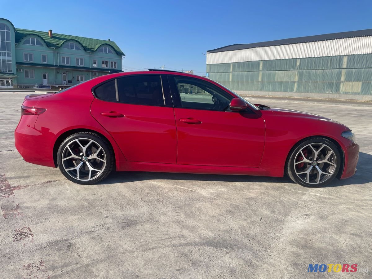 2018' Alfa Romeo Giulia photo #6