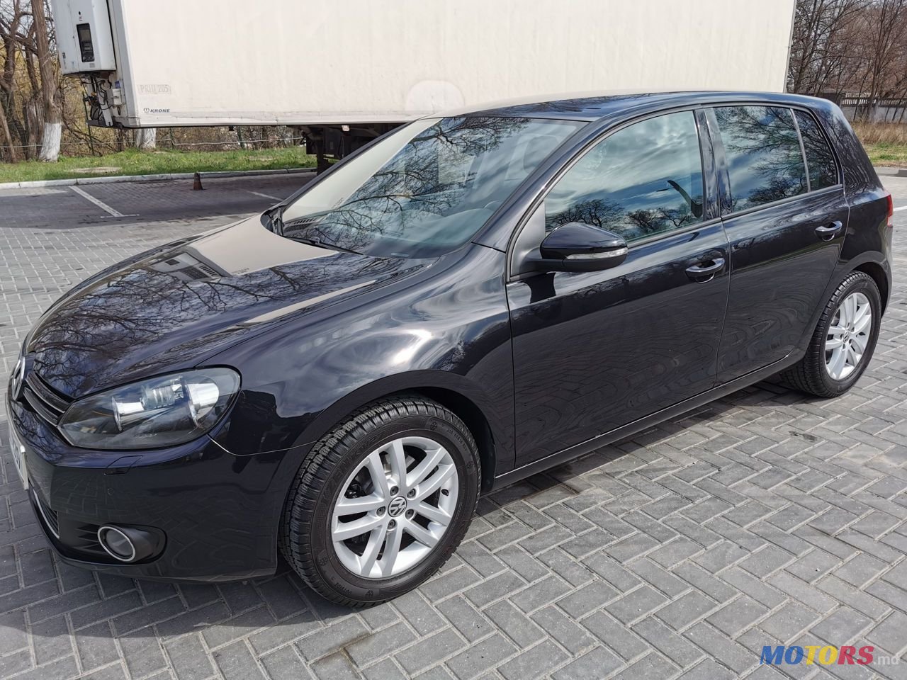 2012' Volkswagen Golf photo #1