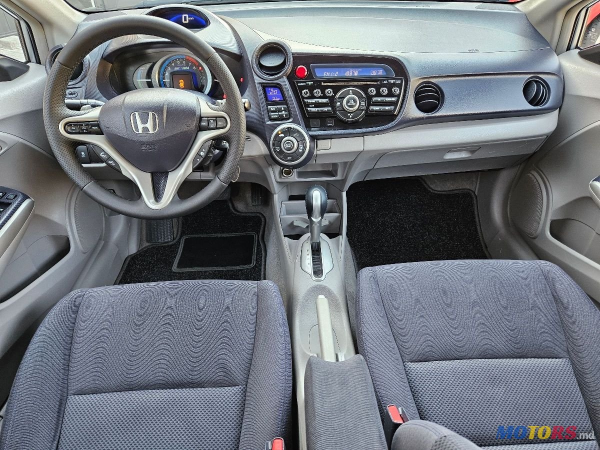 2010' Honda Insight photo #5