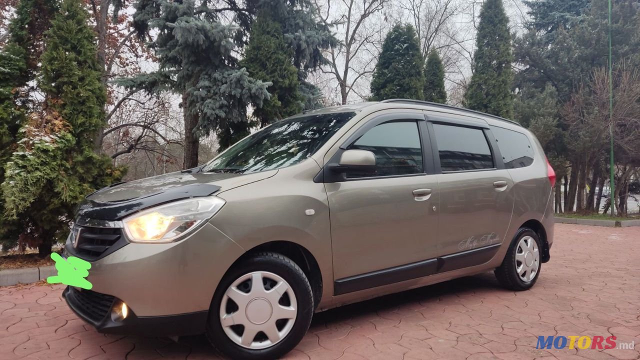 2013' Dacia Lodgy photo #1