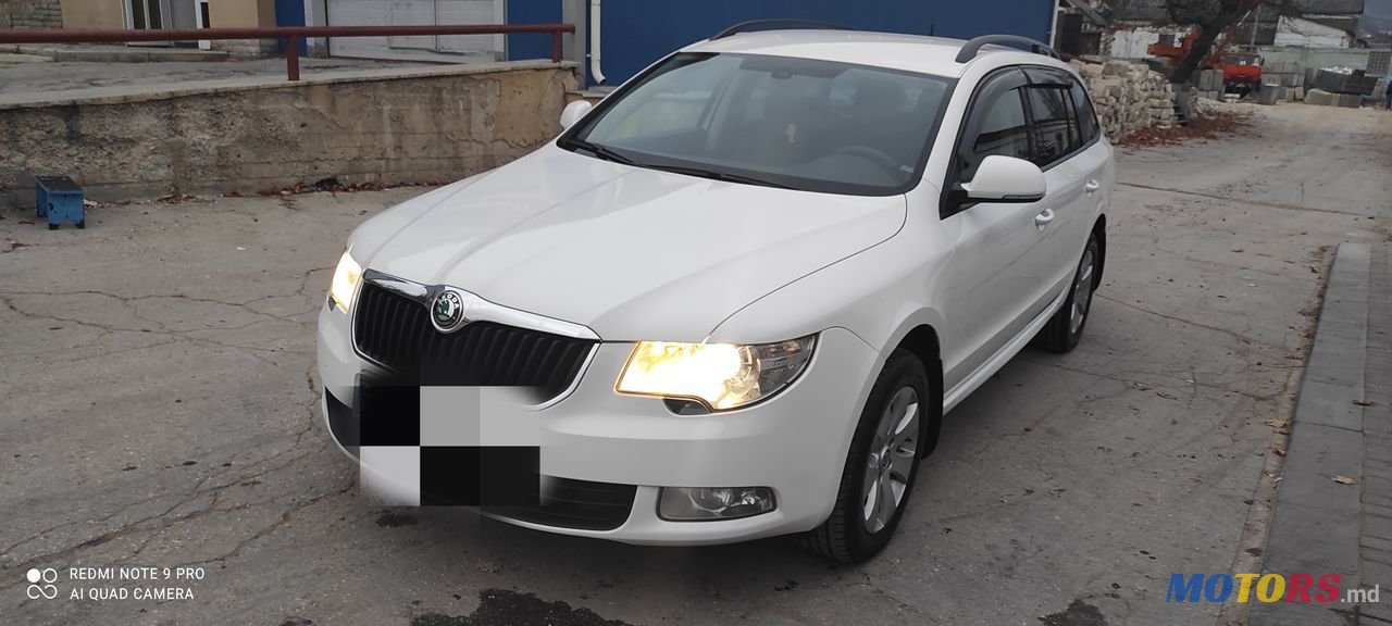 2011' Skoda Superb photo #1