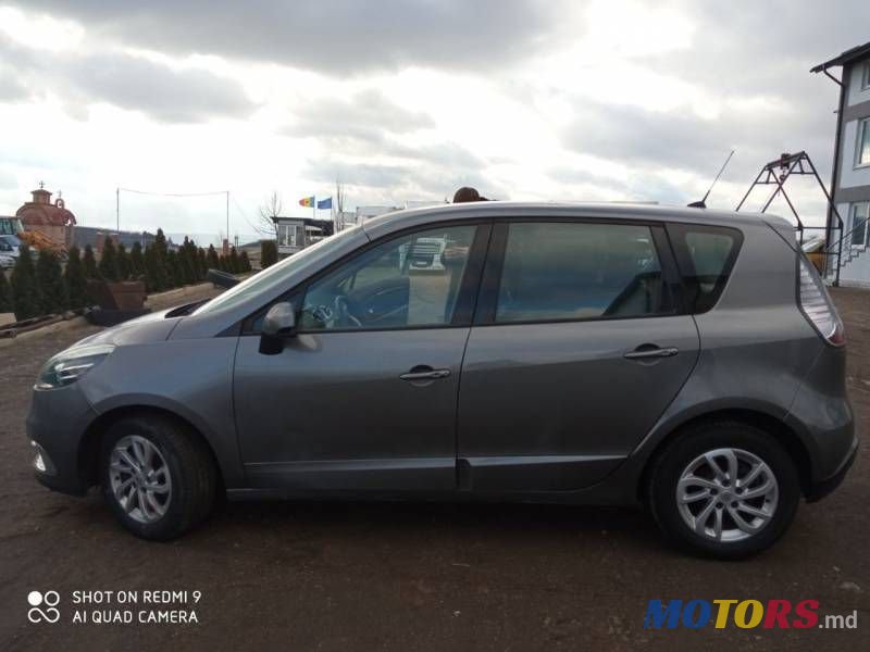 2012' Renault Scenic photo #5