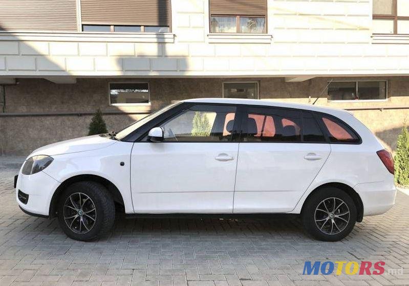 2008' Skoda Fabia photo #1