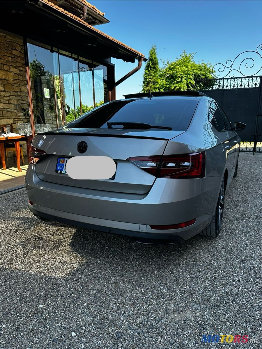 2016' Skoda Superb photo #4