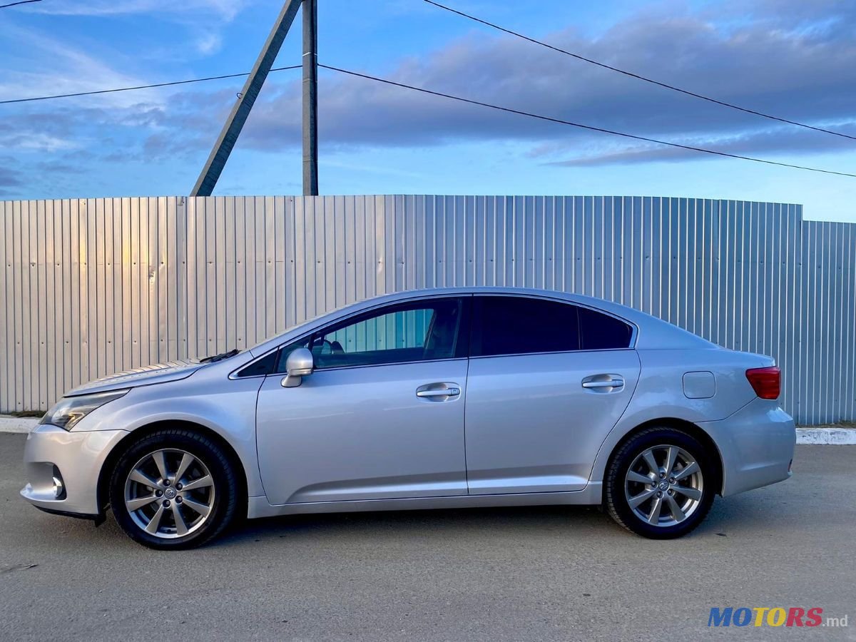 2012' Toyota Avensis photo #1