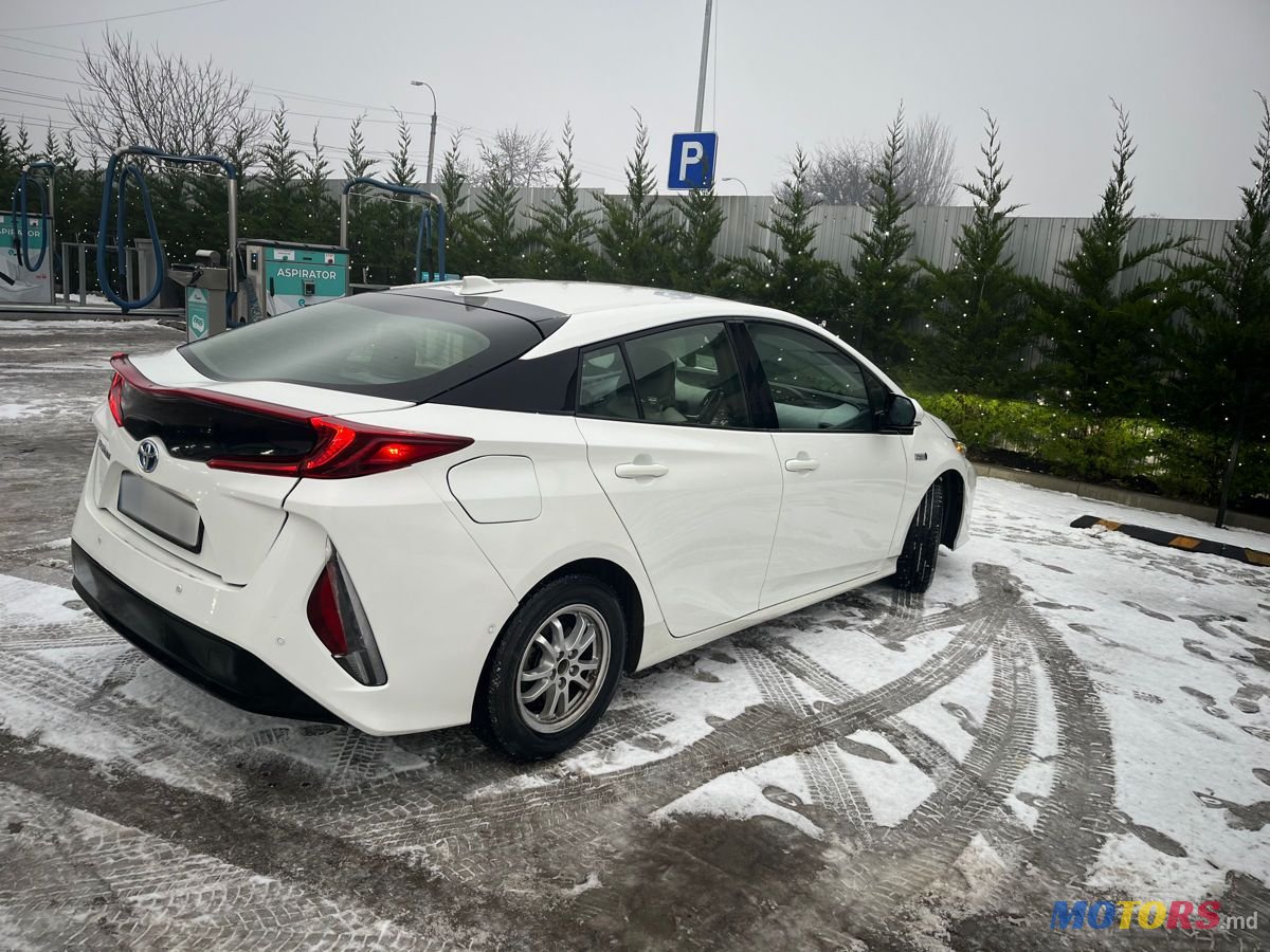 2017' Toyota Prius Prime photo #4