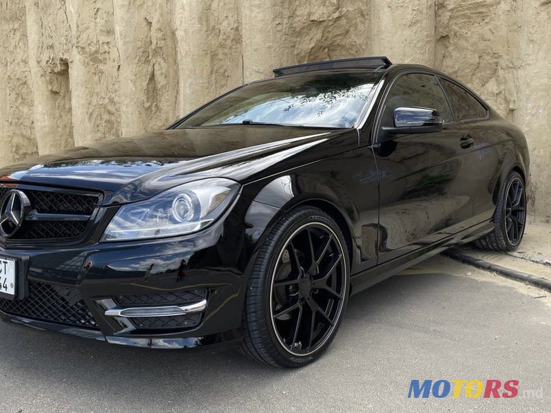 2014' Mercedes-Benz C-Class Coupe photo #4