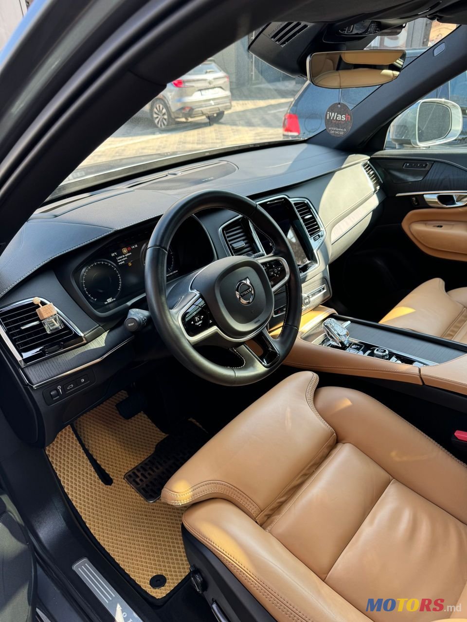 2020' Volvo XC90 photo #6