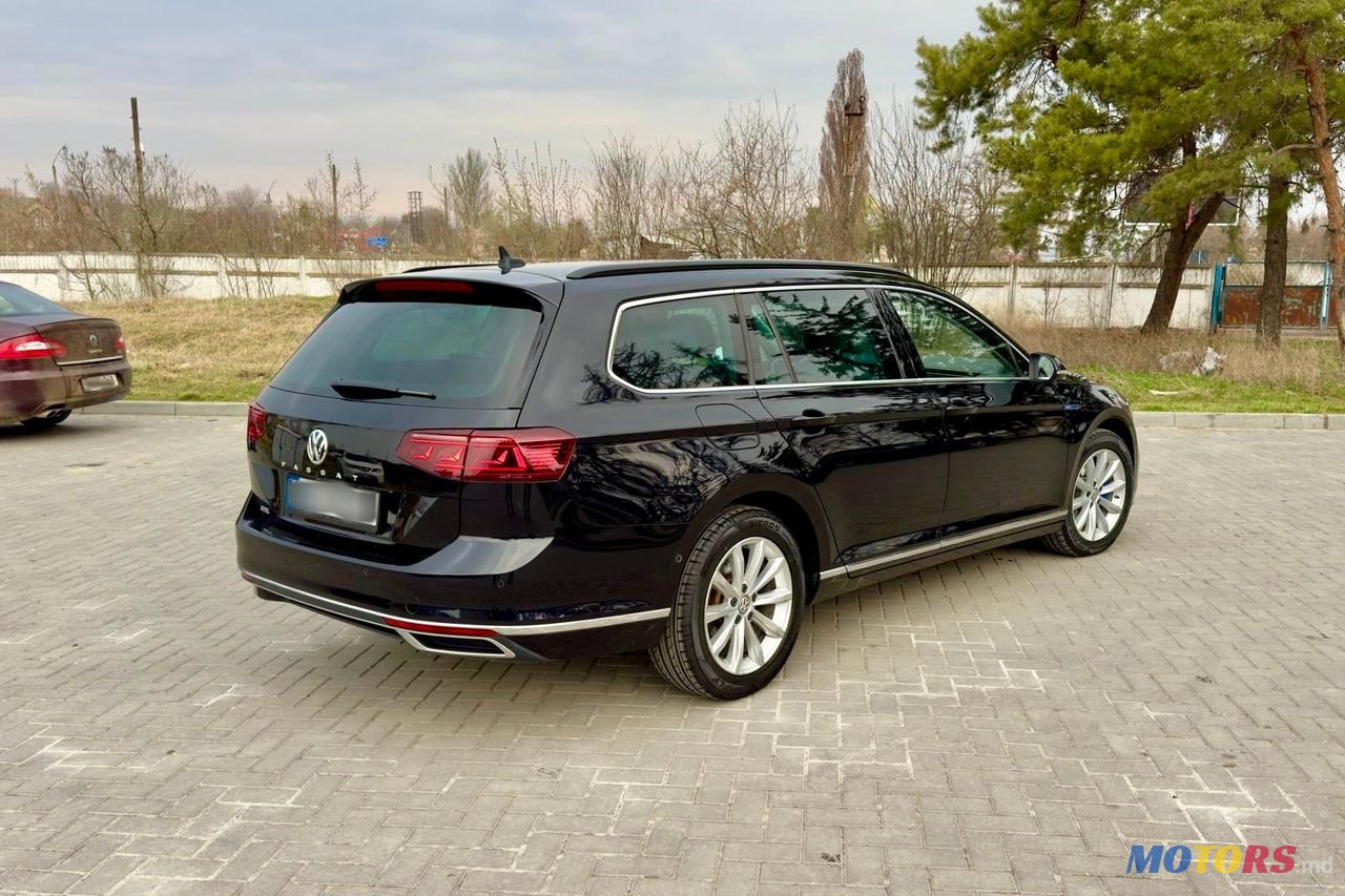 2020' Volkswagen Passat photo #4