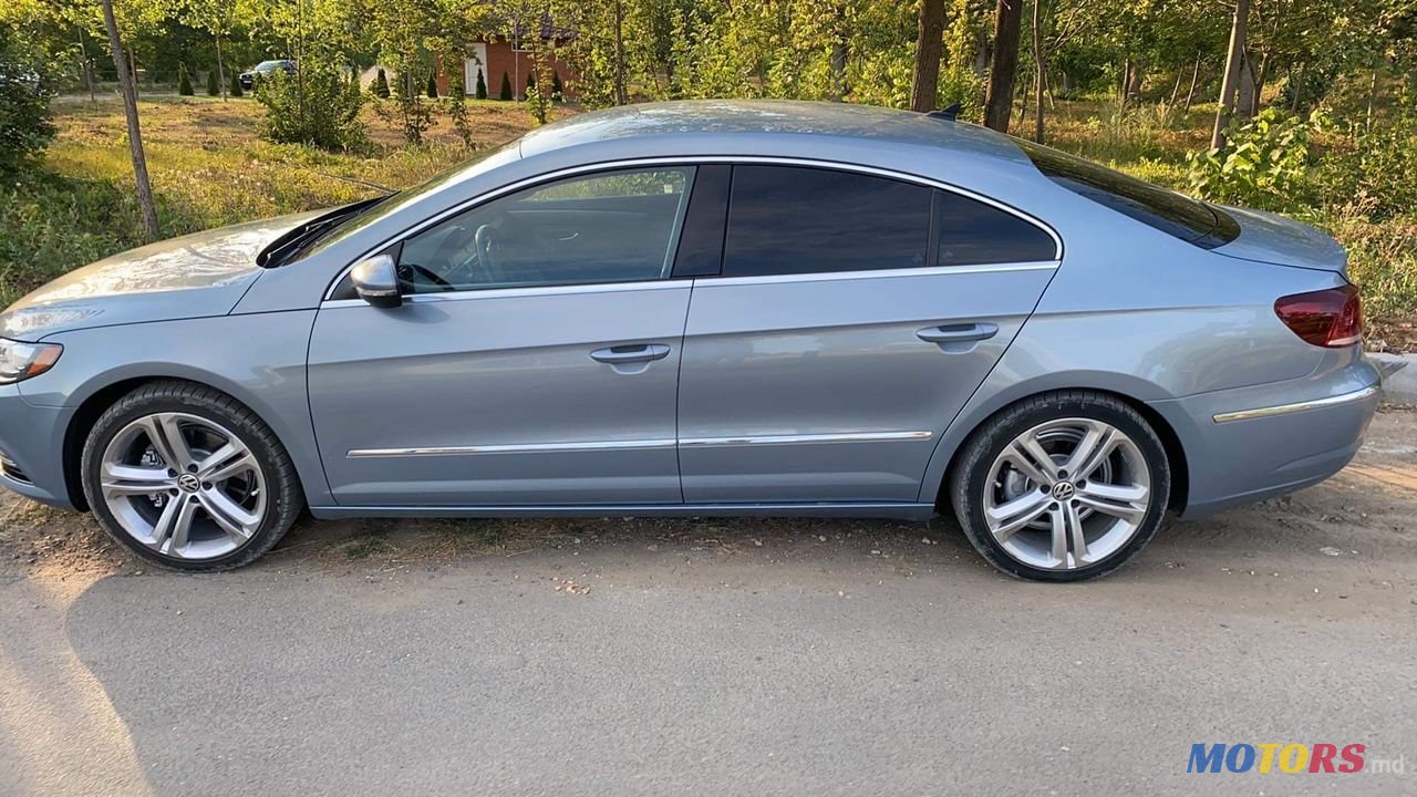 2012' Volkswagen Passat photo #3