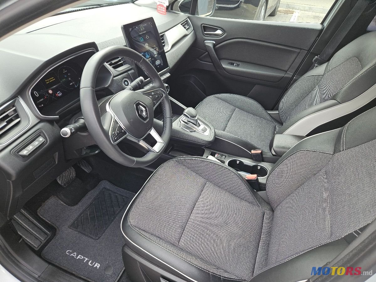 2021' Renault Captur photo #6