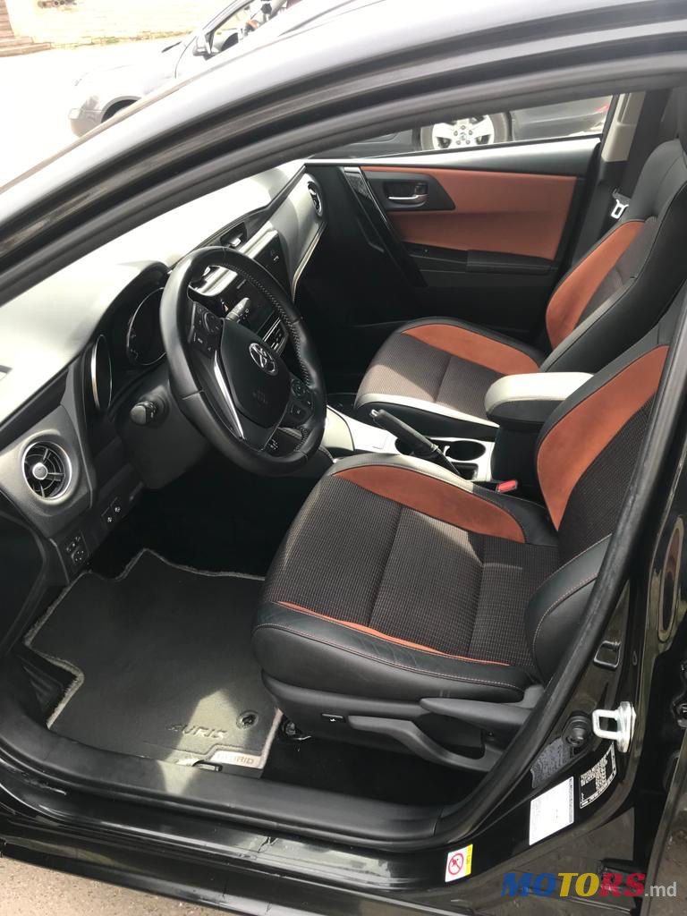 2017' Toyota Auris photo #2