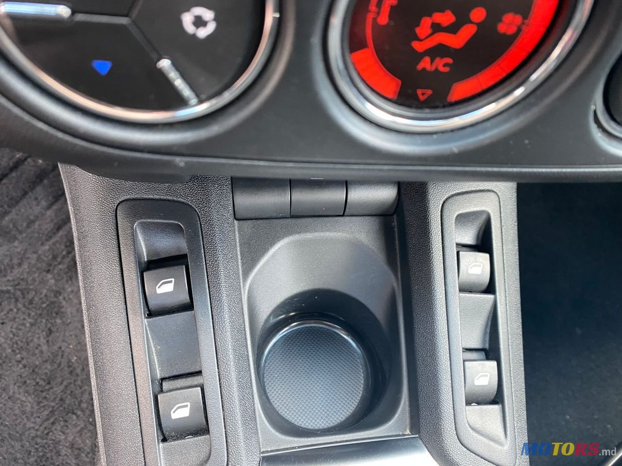 2020' Peugeot 301 photo #5