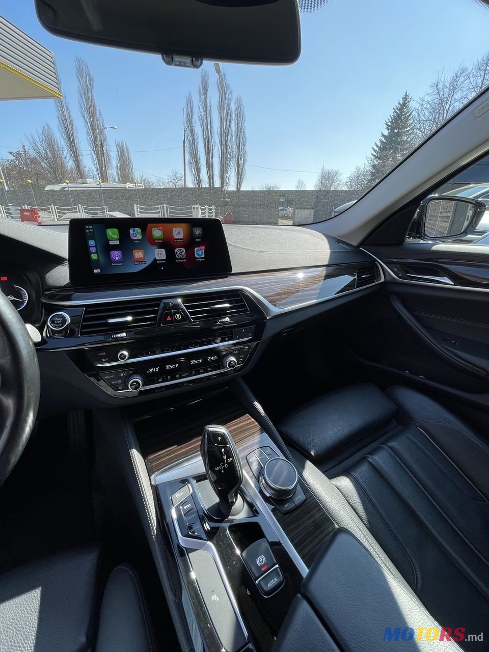 2017' BMW 5 Series photo #4