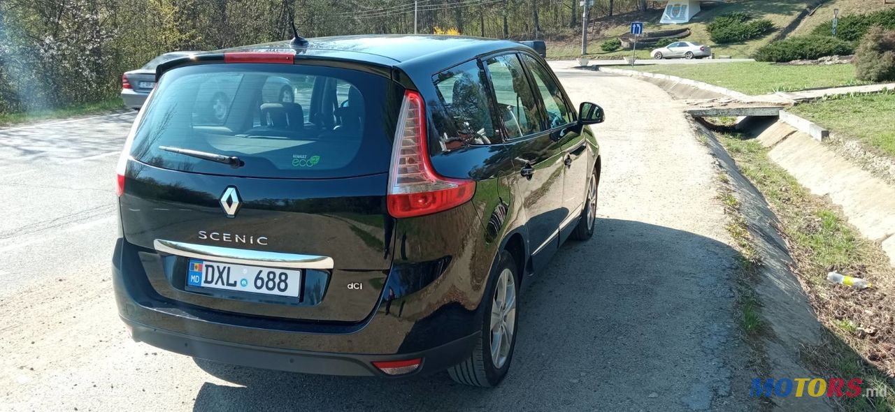 2012' Renault Grand Scenic photo #3