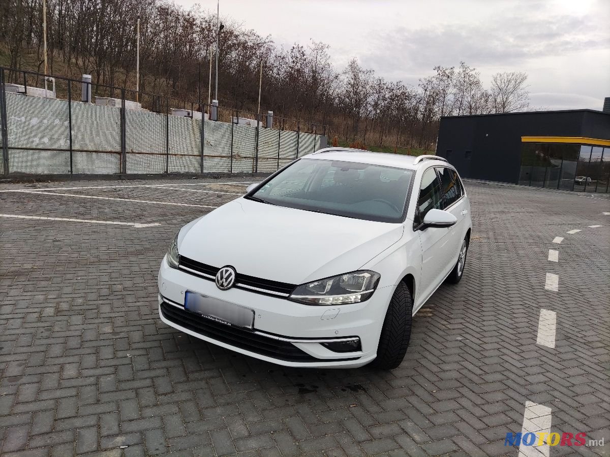 2017' Volkswagen Golf photo #1