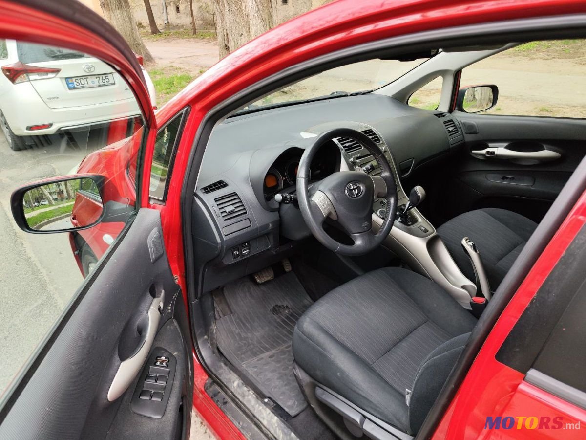 2008' Toyota Auris photo #5