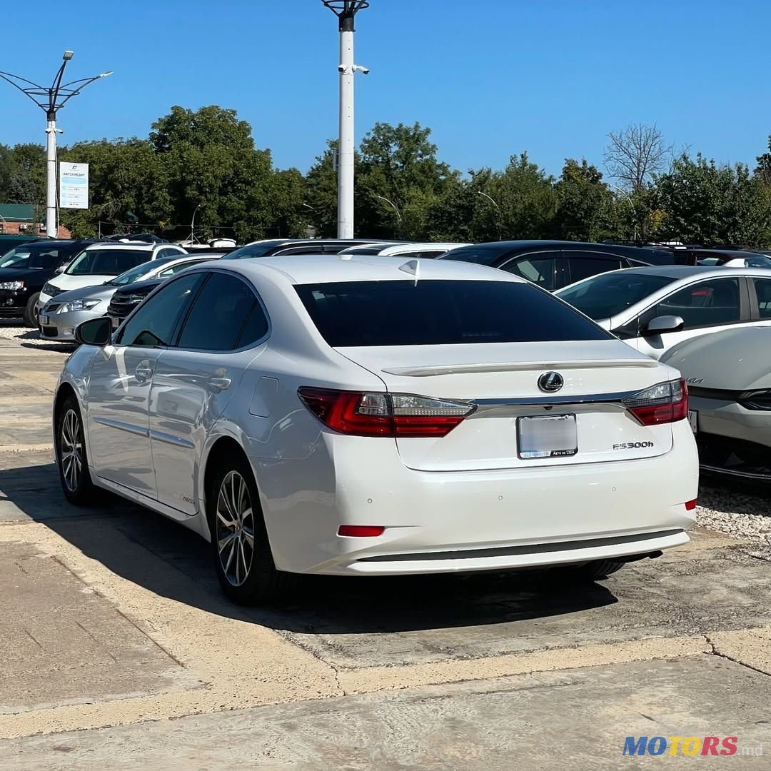 2016' Lexus Es Series photo #2