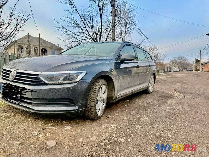 2019' Volkswagen Passat photo #2