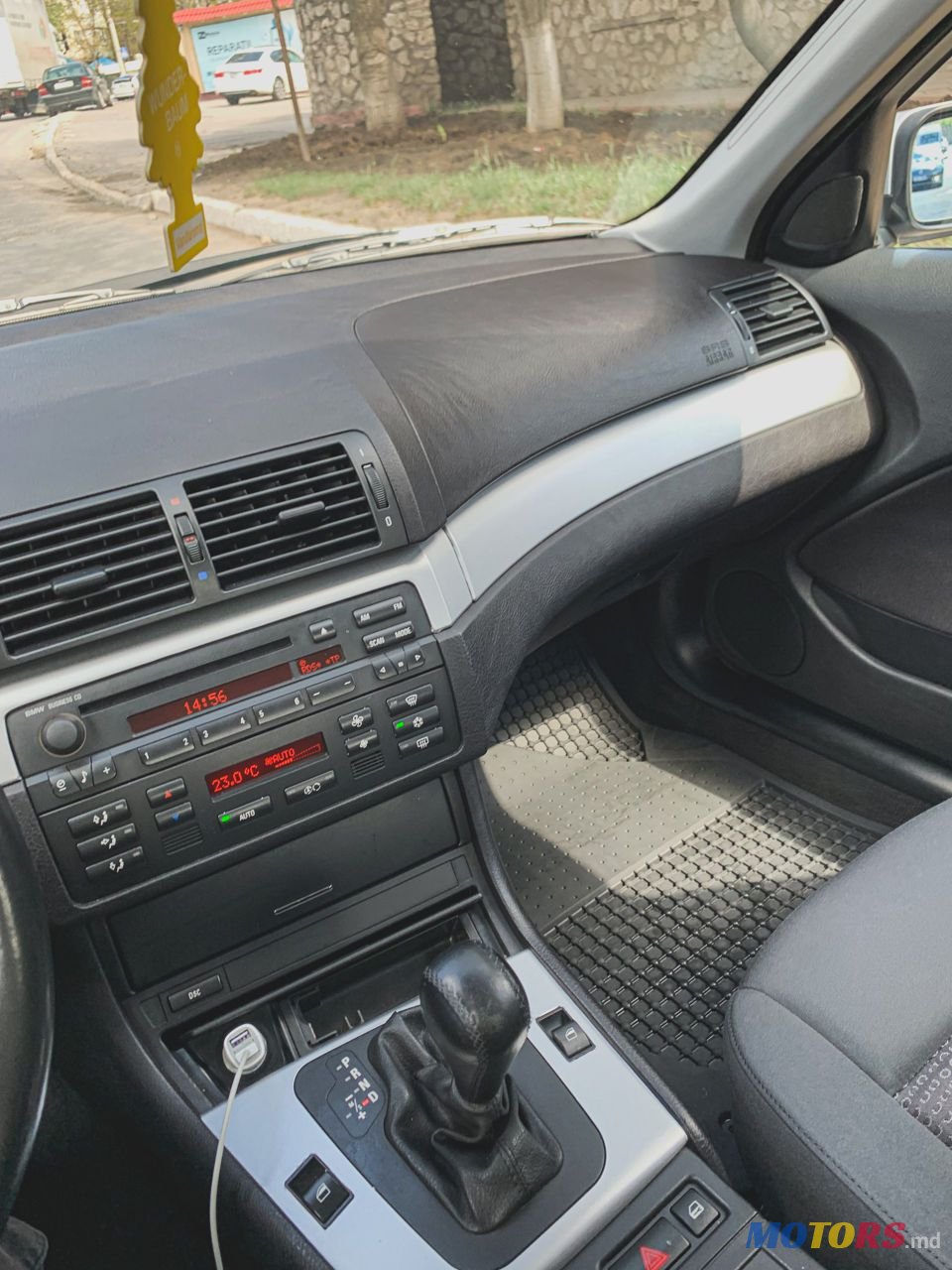 2004' BMW 3 Series photo #6