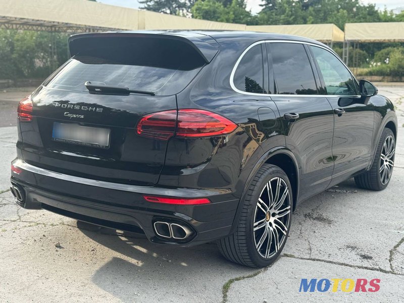 2016' Porsche Cayenne photo #3