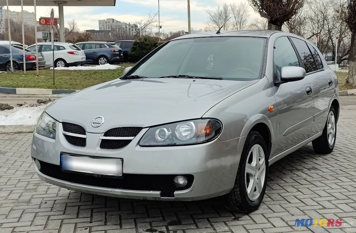 2004' Nissan Almera photo #2