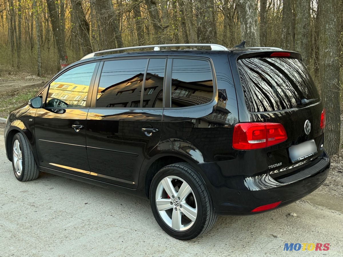 2014' Volkswagen Touran photo #4