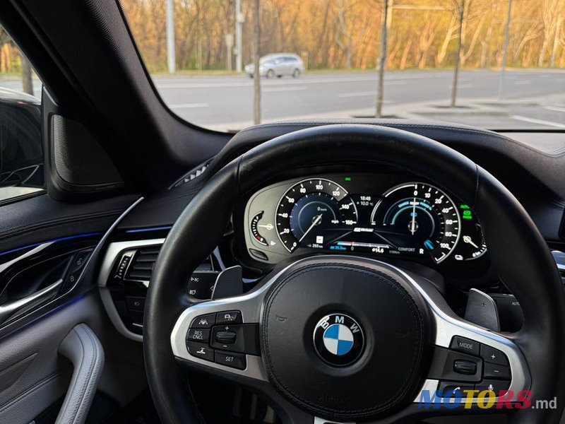 2018' BMW 5 Series photo #5