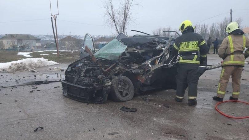 Accident tragic în Vulcănești. Un VW a lovit şi răsturnat o autocisternă cu gaz cu o viteză foarte mare