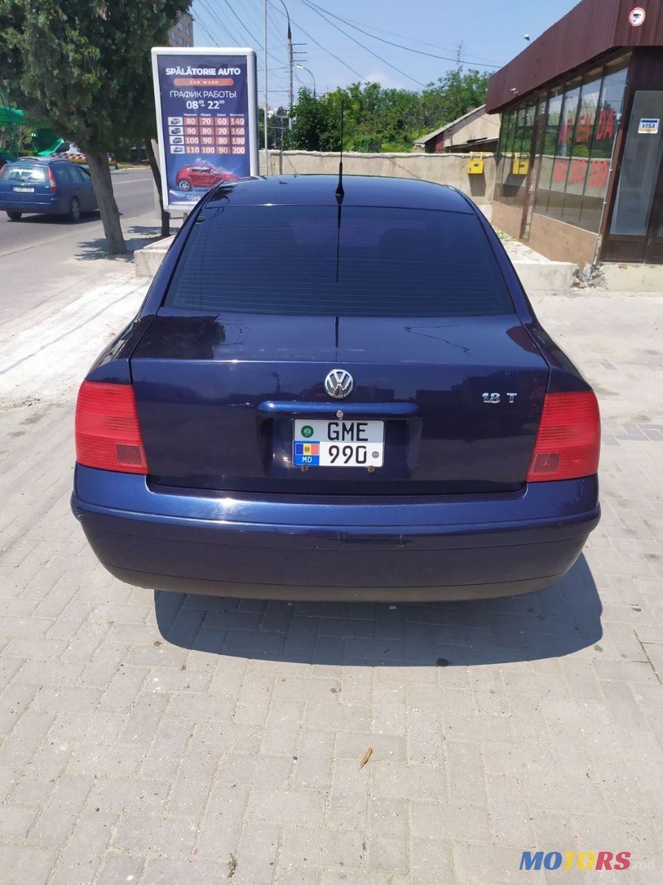 2001' Volkswagen Passat photo #6