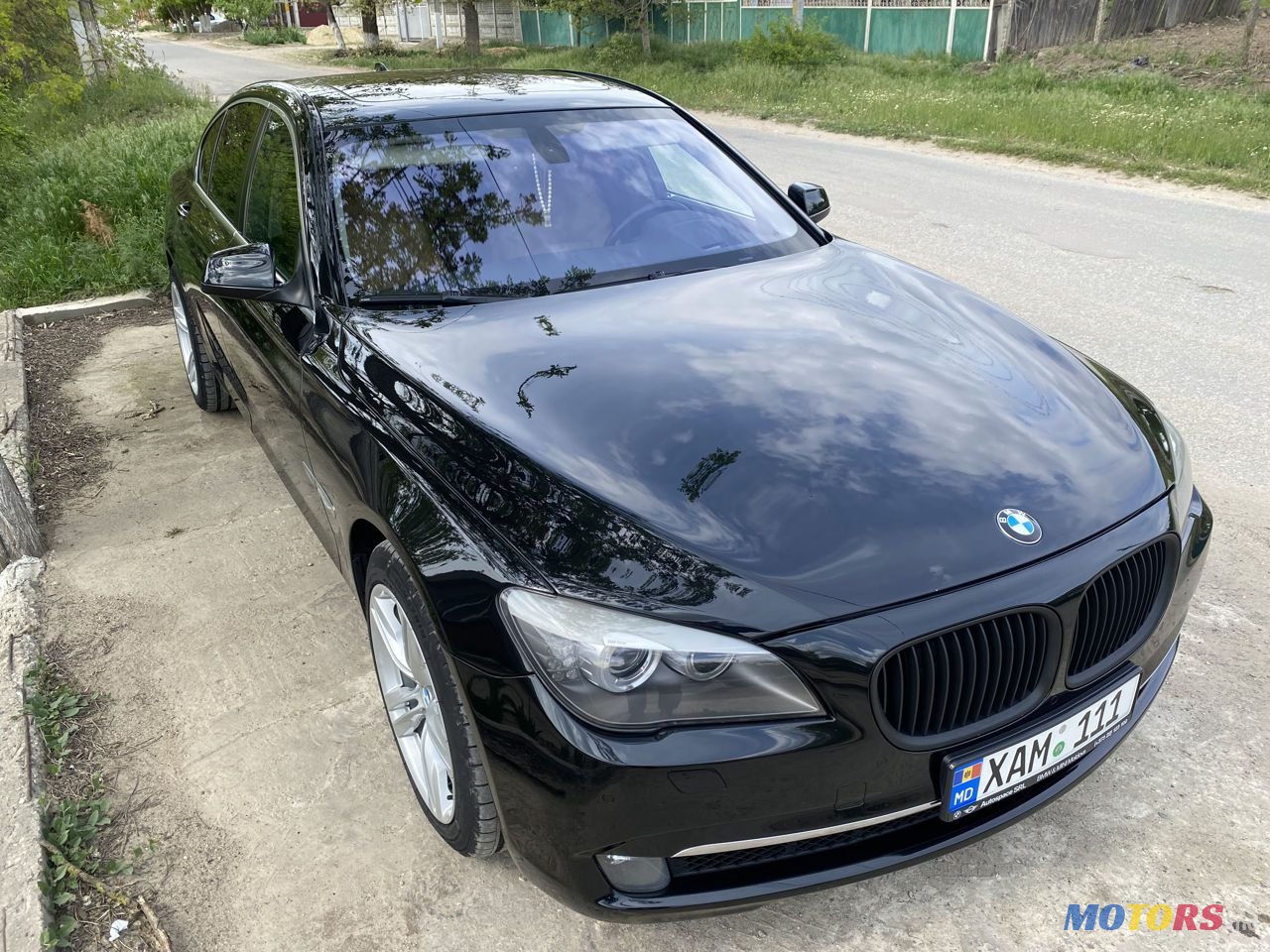 2010' BMW 7 Series photo #2