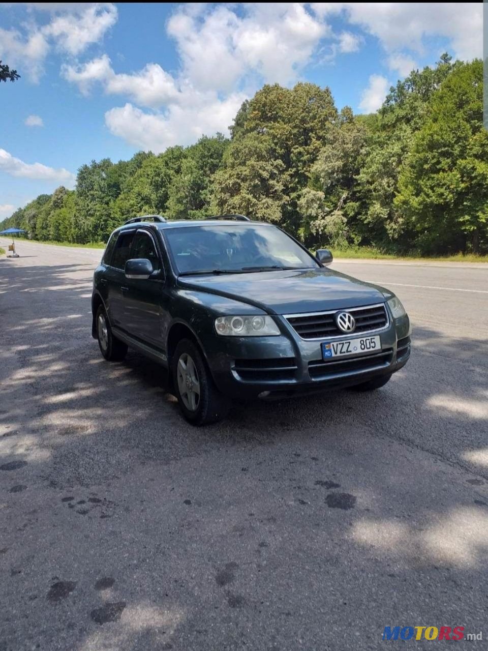 2005' Volkswagen Touareg photo #1